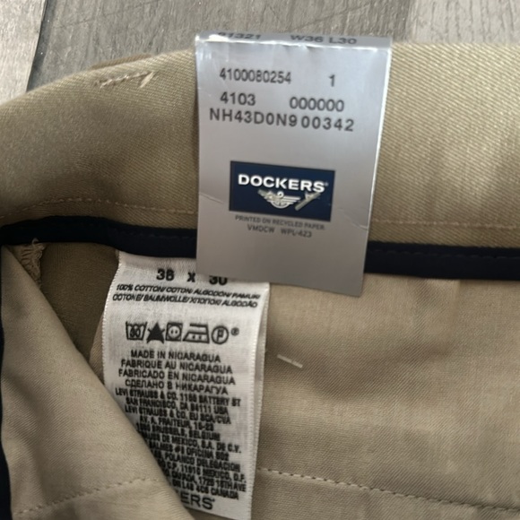 NWT Dockers Straight Fit Polished Khaki 36X30 - Picture 6 of 7
